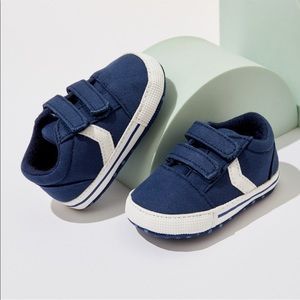 Baby / Toddler Velcro Closure Soft Sole Prewalker Shoes